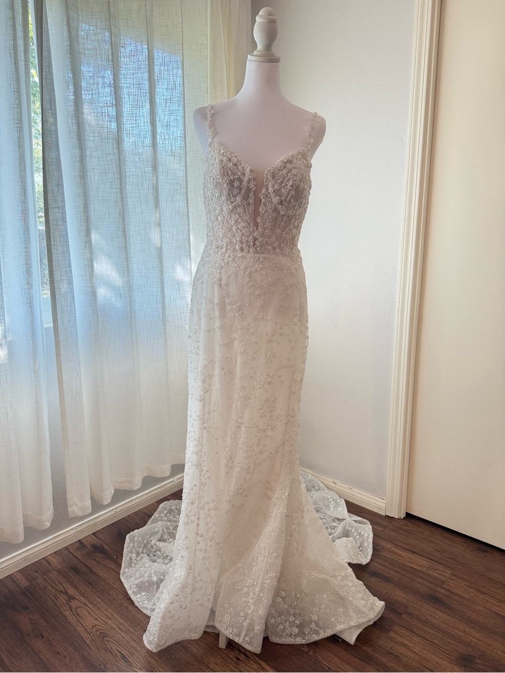 Allure Bridals A1154 Spaghetti Strap Lace Sheath Wedding Dress Size 10 Sample